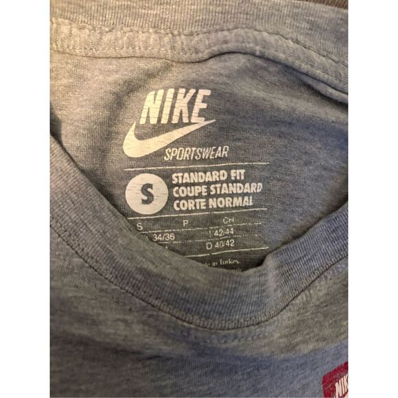 Nike London Gray Cotton Short Sleeve T-Shirt. Size Small - Picture 2 of 9